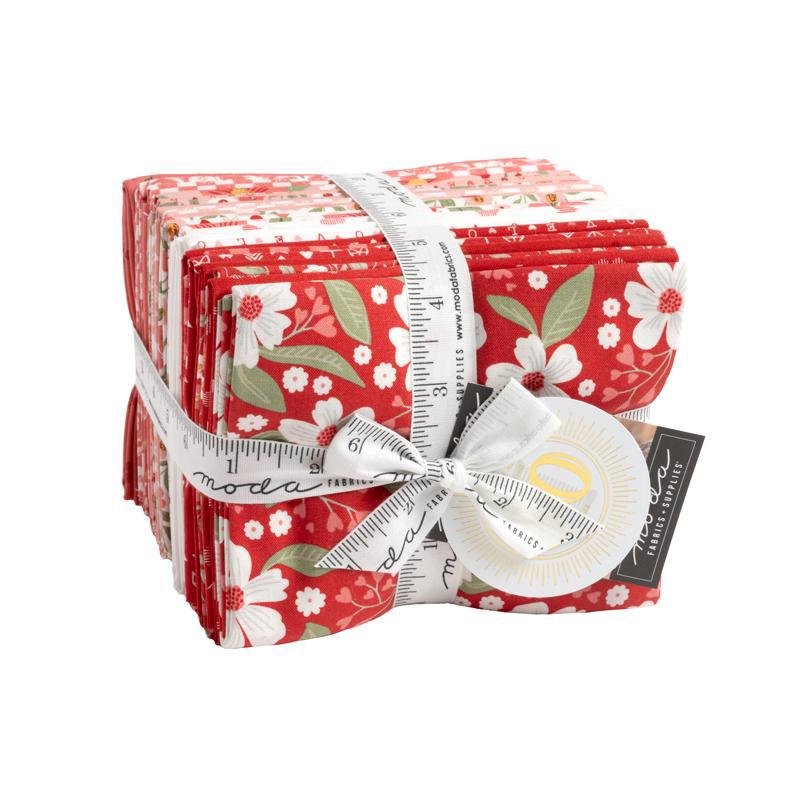 (28) Love Blooms Fat Quarter Bundle