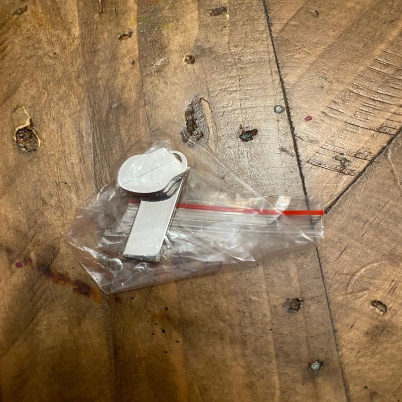 Basic Zipper Pull - Retail