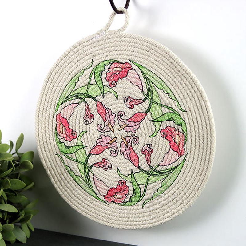 Art Nouveau Calla Lily Circle