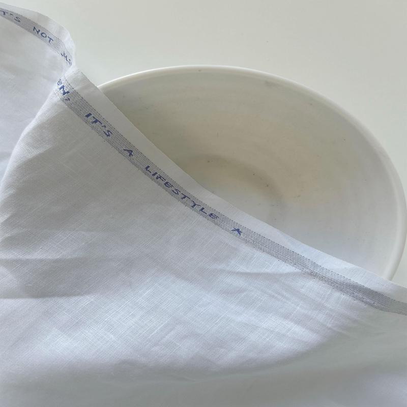 44 Lea Suiting Linen Fabric 58"